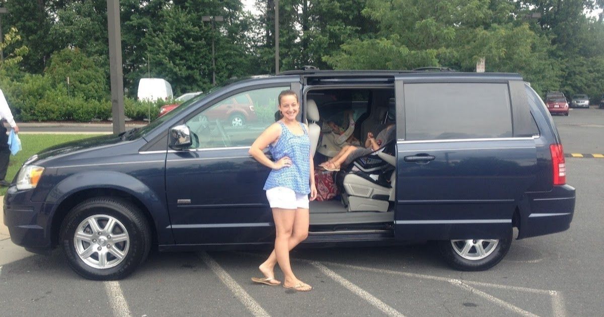 How Much Does a Minivan Weigh? Comparing Models